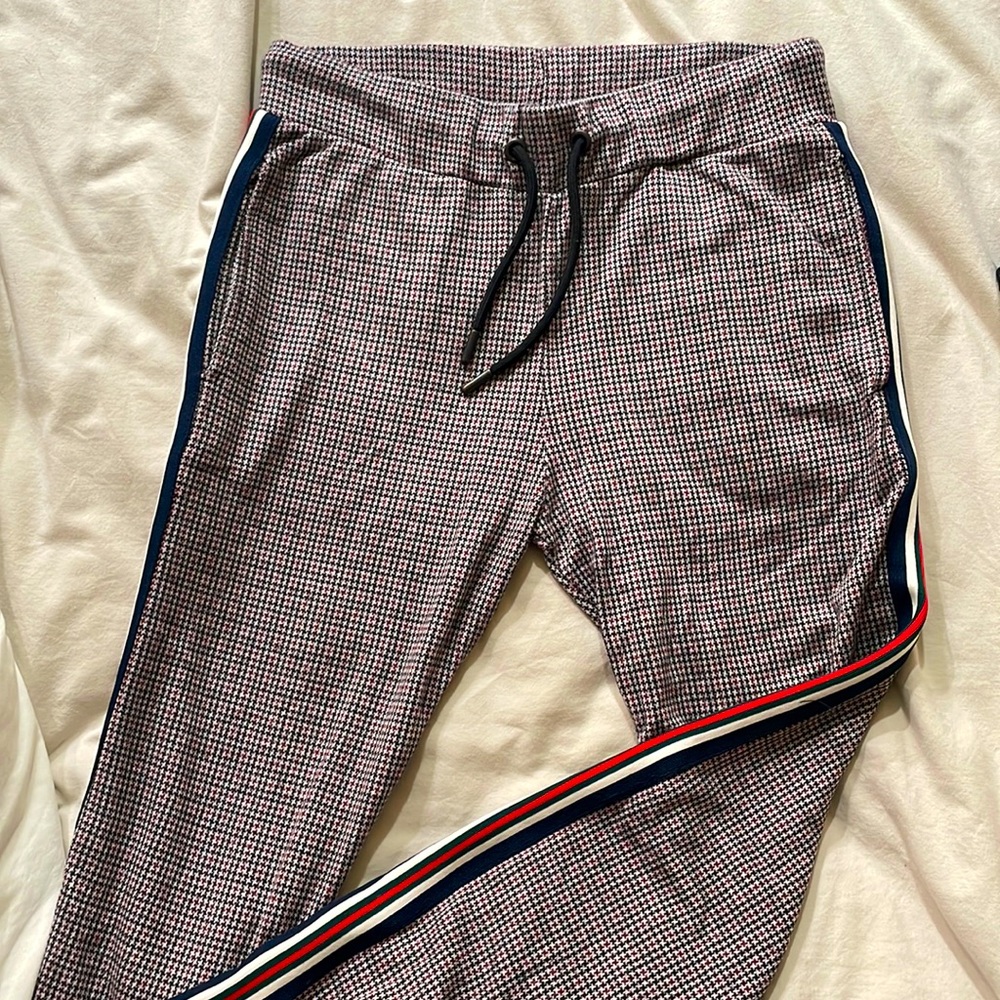 Printed burgundy joggers with side stripes